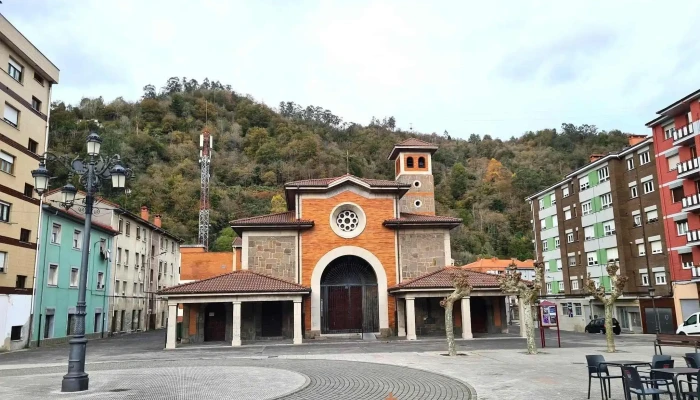 Iglesia De San Martin De Tours Sotrondio Recientes - San Martín del Rey Aurelio