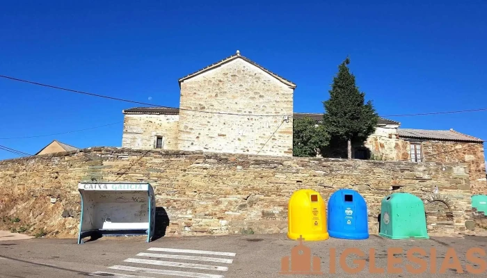 Iglesia De San Martin Iglesia - Lucillo