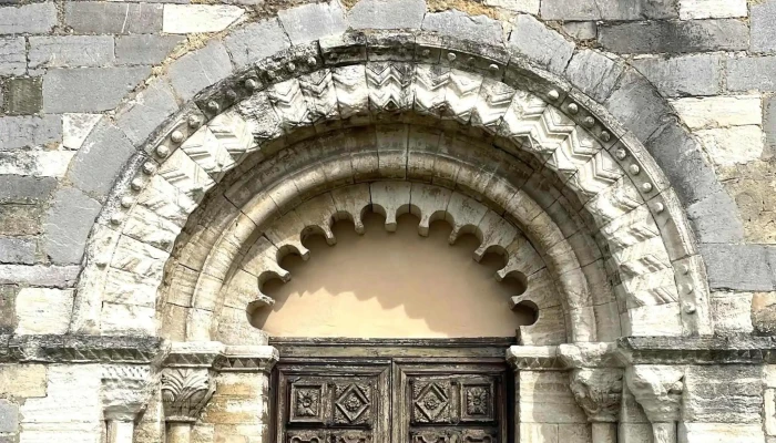 Iglesia De San Martin Instagram - Pereda