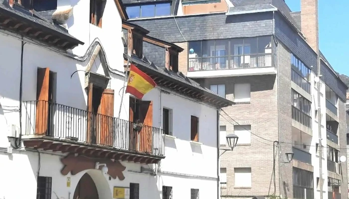 Iglesia De San Pedro Apostol Donde - Biescas