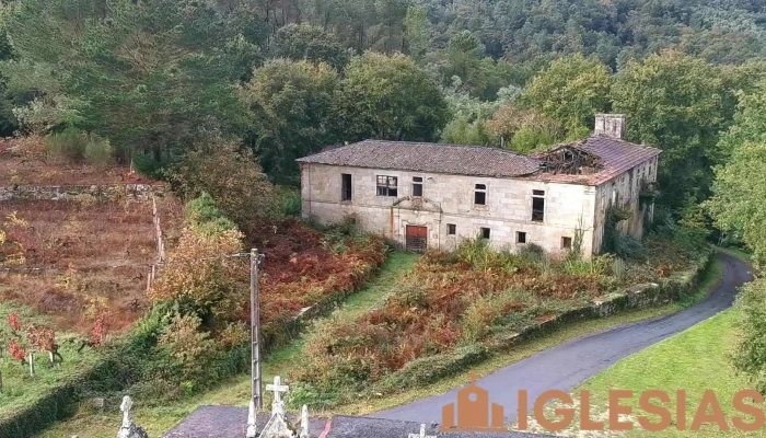 Iglesia De San Pedro De Beiro -  Videos - Carballeda de Avia