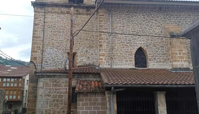 Iglesia De San Pedro De Lanestosa -  Iglesia Catolica - Lanestosa