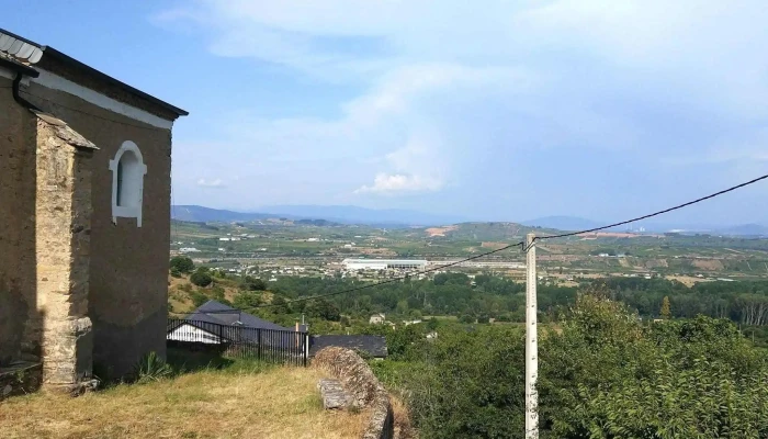 Iglesia De San Pedro -  Donde - Corullón