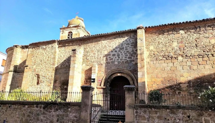 Iglesia De San Pedro -  Iglesia Catolica - Plasencia