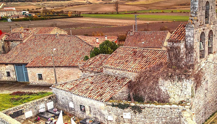 Iglesia De San Pedro Y De San Pablo -  Abierto Ahora - Temiño