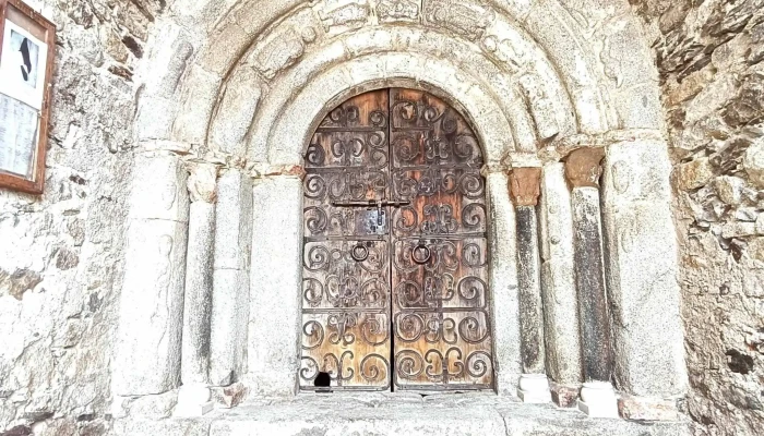 Iglesia de San Saturnino - Meranges