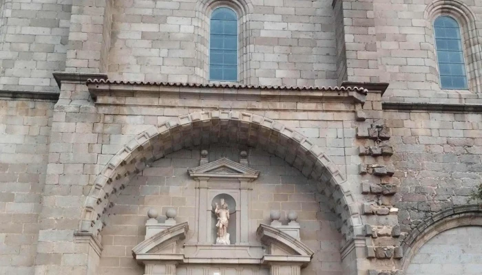 Iglesia De San Sebastian De Villacastin Donde - Villacastín