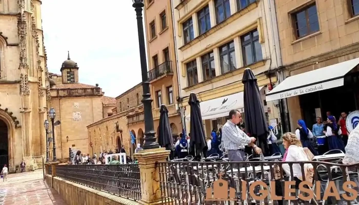 Iglesia De San Tirso El Real -  Videos - Oviedo