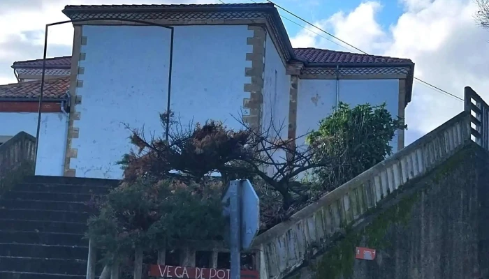 Iglesia De Santa Cruz De Marcenado -  Instagram - La Plazuela