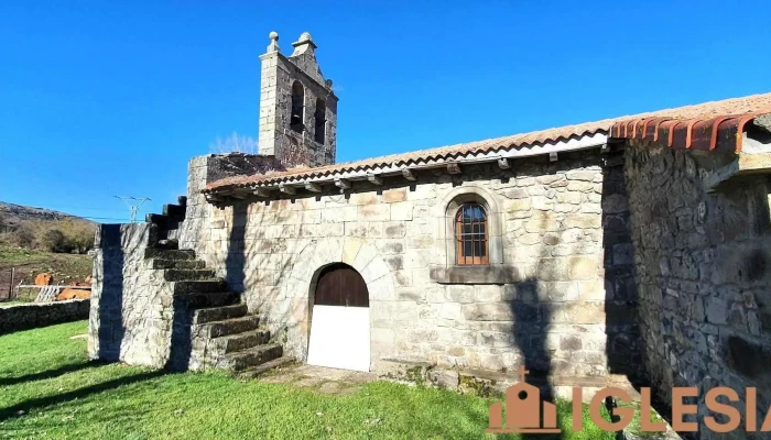 Iglesia De Santa Cruz -  Iglesia Catolica - Fombellida