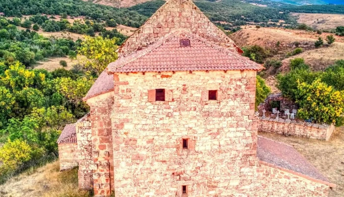 Iglesia De Santa Eulalia -  Cerca De Mi - Tinieblas de la Sierra