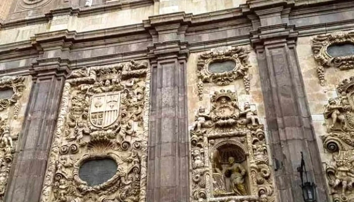 Iglesia De Santa Isabel De Portugal -  Puntaje - zaragoza