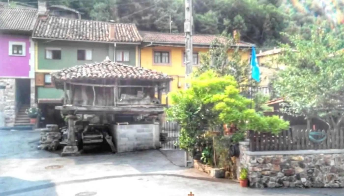 Iglesia de Santa María de Almurfe - Asturias