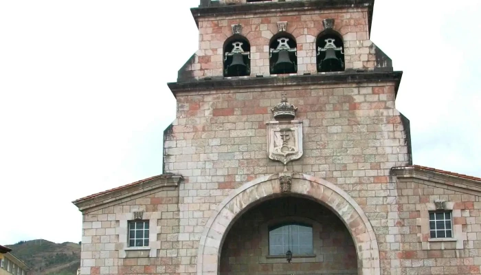 Iglesia De Santa Maria De La Asuncion Promocion - Cangas de Onís