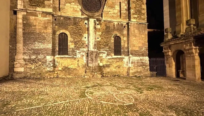 Iglesia De Santa Maria La Real De La Corte Recientes - Oviedo