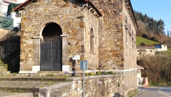 Iglesia De Santa Maria Magdalena -  Iglesia Catolica - Mieres