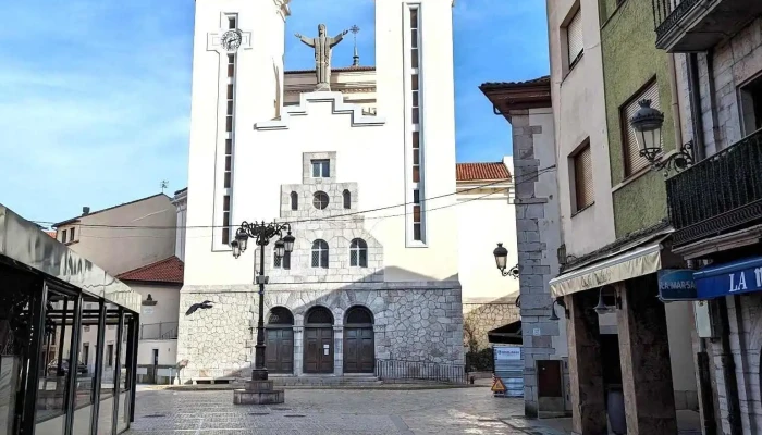 Iglesia De Santa Maria Magdalena Iglesia Catolica - Ribadesella