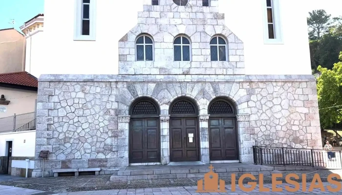 Iglesia De Santa Maria Magdalena Iglesia - Ribadesella