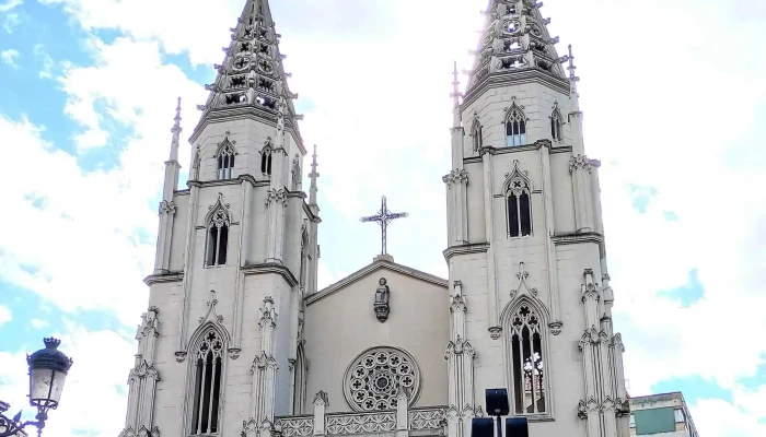 Iglesia De Santiago Apostol Donde - Langreo