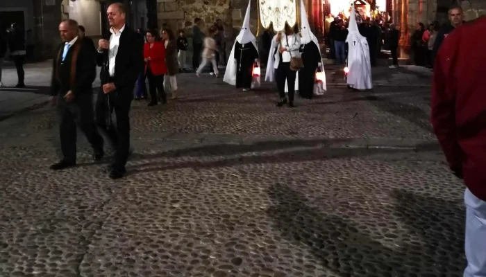 Iglesia De Santiago Apostol Instagram - Losar de la Vera