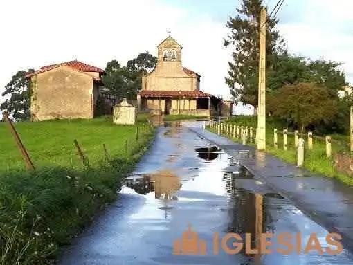 Iglesia De Santiago De Gobiendes -  Del Propietario - Gobiendes