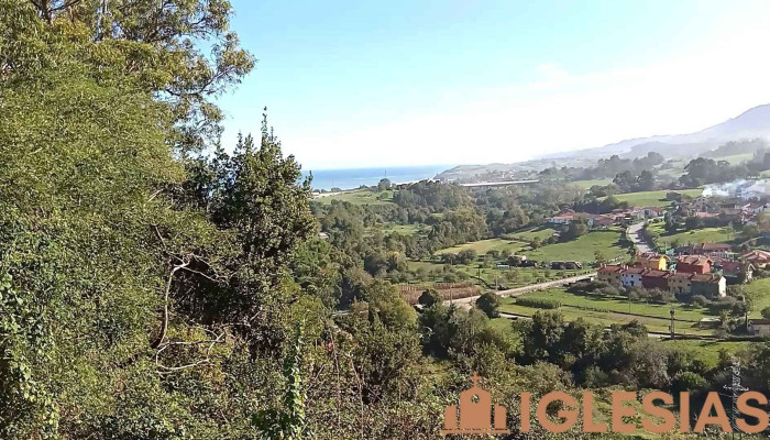 Iglesia De Santiago De Gobiendes -  Videos - Gobiendes