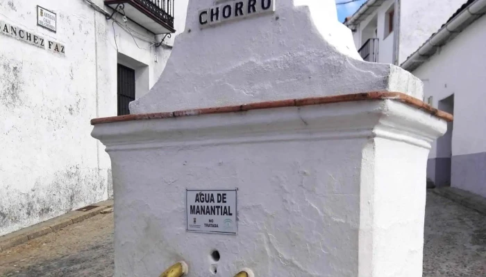 Iglesia De Santiago El Mayor -  Direccion - Castaño del Robledo