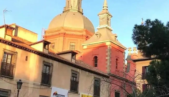 Iglesia de Santiago el Mayor, M. Comendadoras - Madrid
