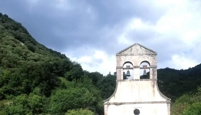 Iglesia De Santo Adriano -  Catalogo - Tuñón