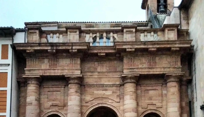 Iglesia De Santo Domingo -  Abierto Ahora - Oviedo