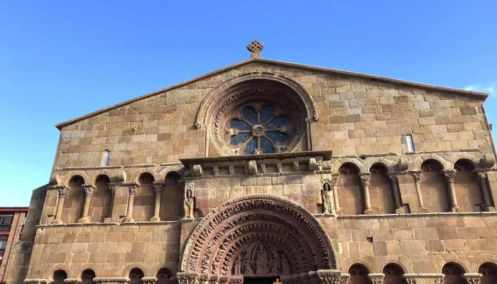 Iglesia De Santo Domingo -  Iglesia Catolica - Soria