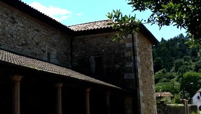 Iglesia De Santo Domingo Parroquia De San Pedro Y San Juan Videos - Herrera de Ibio