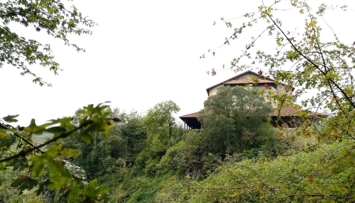 Iglesia de Santo Tomás (barrio Elexalde) - Loiola