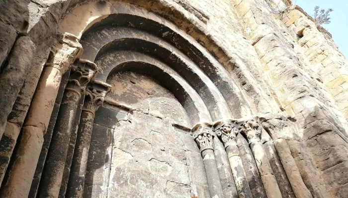 Iglesia Del Salvador -  Parroquia - Luesia