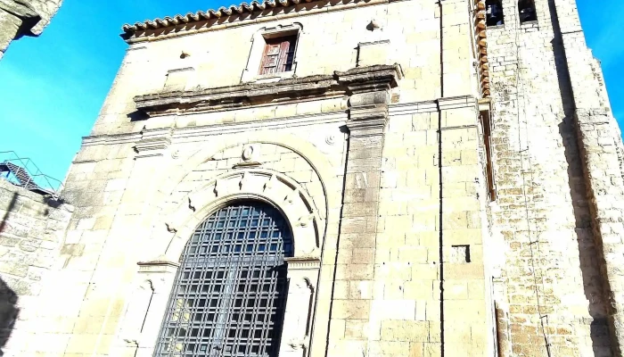 Iglesia Del Salvador -  Sitio Web - Luesia