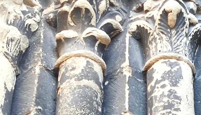 Iglesia Del Salvador -  Zona - Luesia