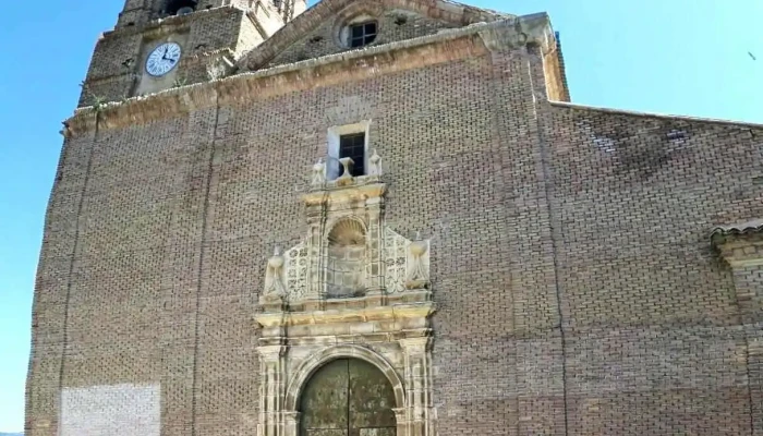 Iglesia Parroquial De La Asuncion De Azanuy Iglesia Catolica - Azanuy