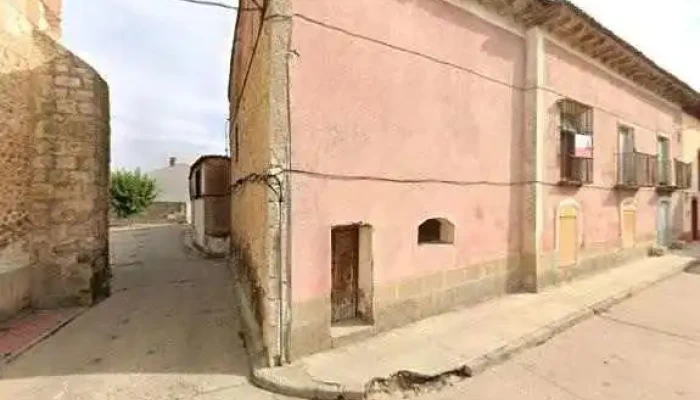 Iglesia Parroquial De La Asuncion De Nuestra Senora Nuestra - La Pedraja De Portillo