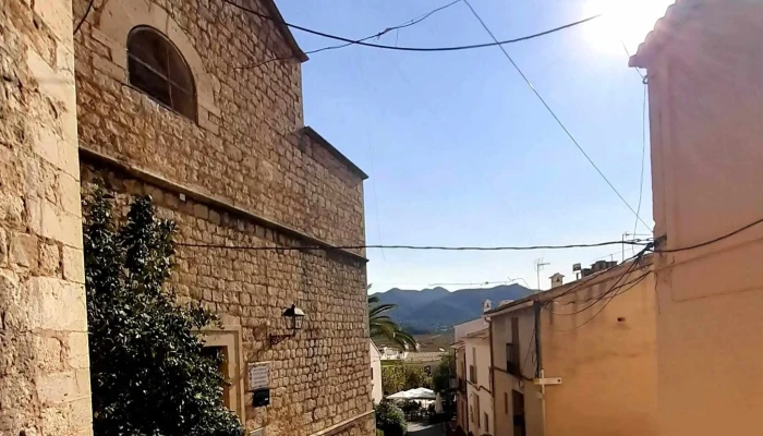 Iglesia Parroquial De Los Santos Cosme Y Damian Comentarios - Llíber