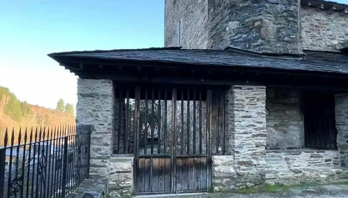 Iglesia Parroquial De Nuestra Senora De La Asuncion Videos - Villanueva de Valdueza
