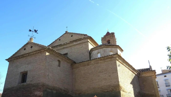 Iglesia Parroquial De San Pedro Apostol Iglesia Catolica - Almunia de San Juan