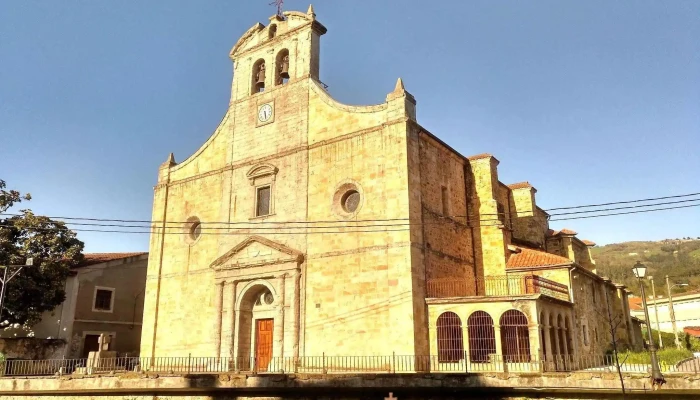 Iglesia Parroquial De Santa Maria Iglesia - Ampuero