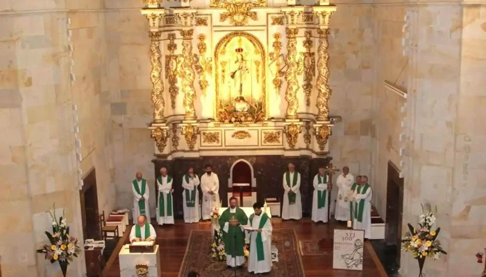 Iglesia San Juan Bautista De Larrea Santuario De La Virgen Del Carmen Del Propietario - Amorebieta-Etxano