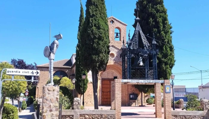 Parroquia De Nuestra Senora Del Buen Consejo Y San Anton Precios - Puerto Lápice