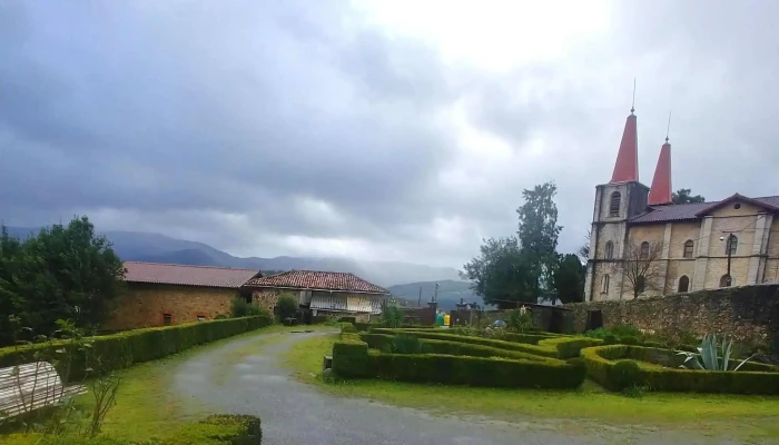 Parroquia De San Andres De Bianez Bianez - Biañez