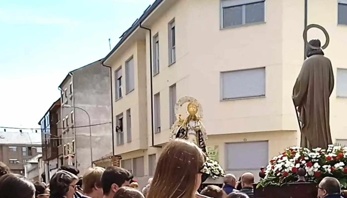 Parroquia De Santiago Apostol Cerca De Mi - Ponferrada