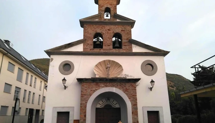Parroquia De Santiago Apostol Iglesia Catolica - Ponferrada