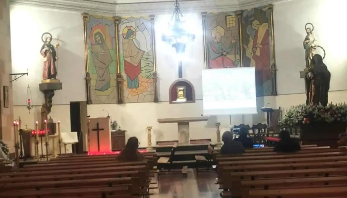 Parroquia De Santiago Apostol Iglesia - Ponferrada