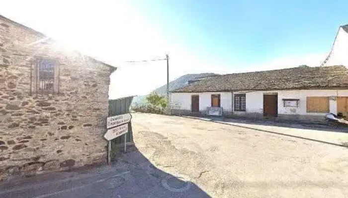 Parroquia De Santo Tirso -  Iglesia - León