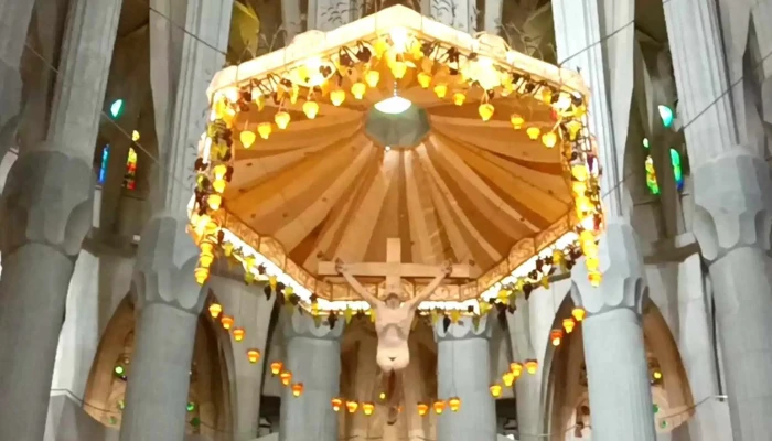 Parroquia Sagrada Familia De Barcelona Y Cripta -  Fotos - Barcelona